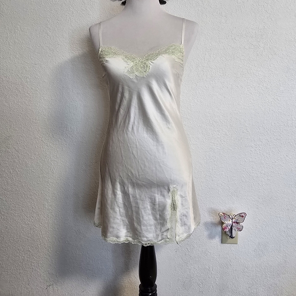 Victoria's Secret Other - Victoria's Secret Ivory Chemise